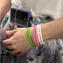 Indlæs billede til gallerivisning Armbånd silicone lyserød 19 cm.

